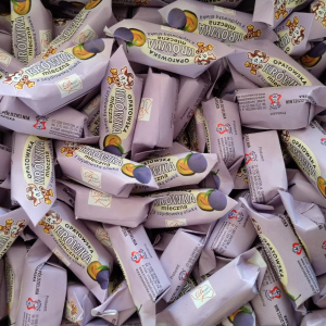 Krówka Opatowska mleczna o smaku śliwkowym luzem